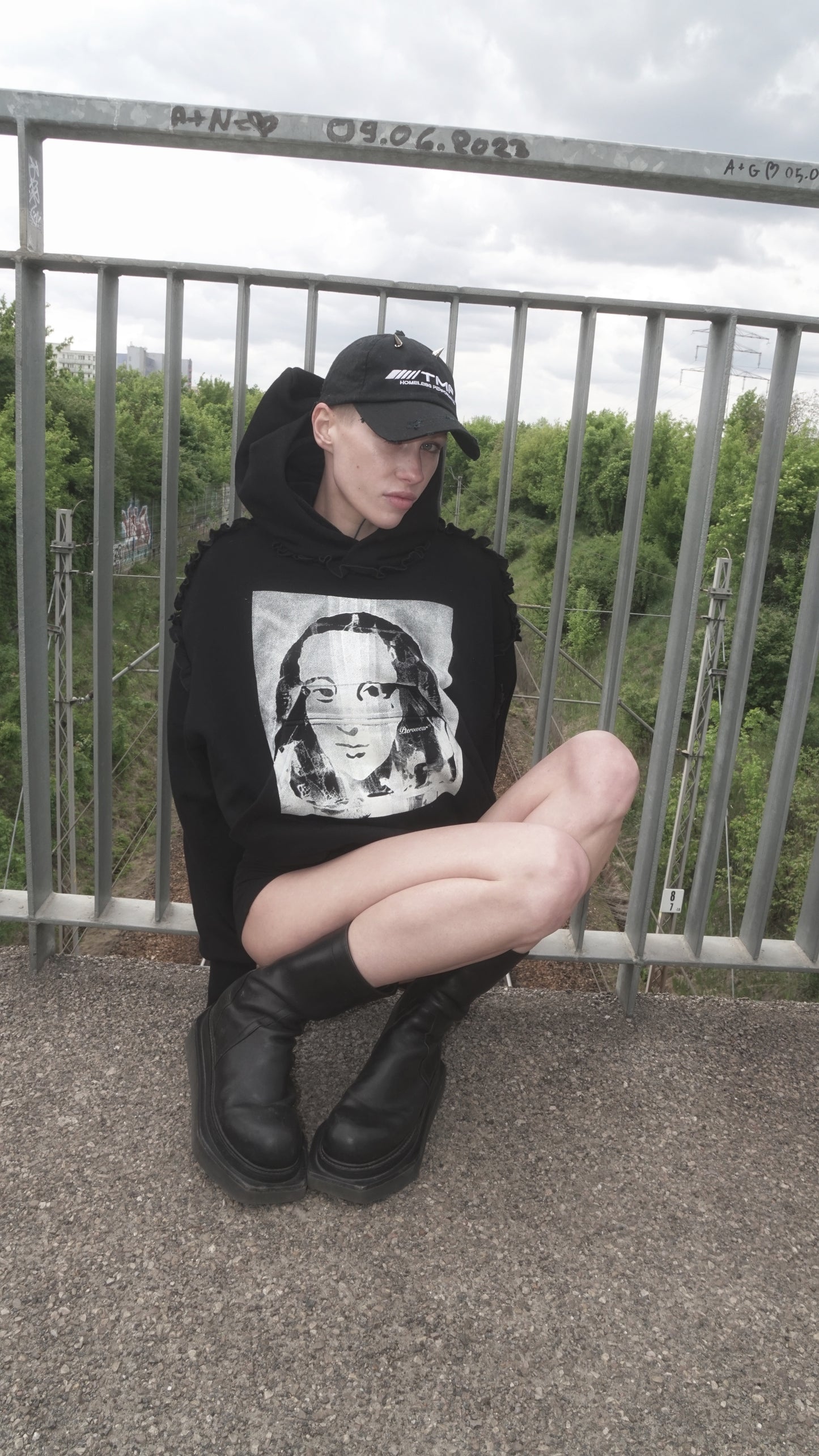 "LISA" White Square Hoodie